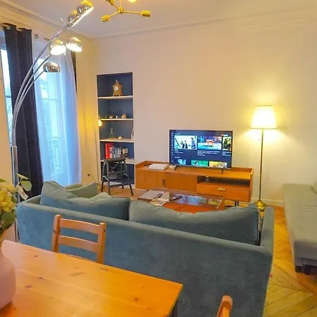 06 Grand Flat Moulin Rouge Apartment